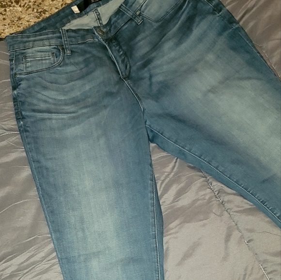 Kut From The Cloth 14W High Rise Jeans - Flattering Fit & Stylish Denim - Picture 3 of 7